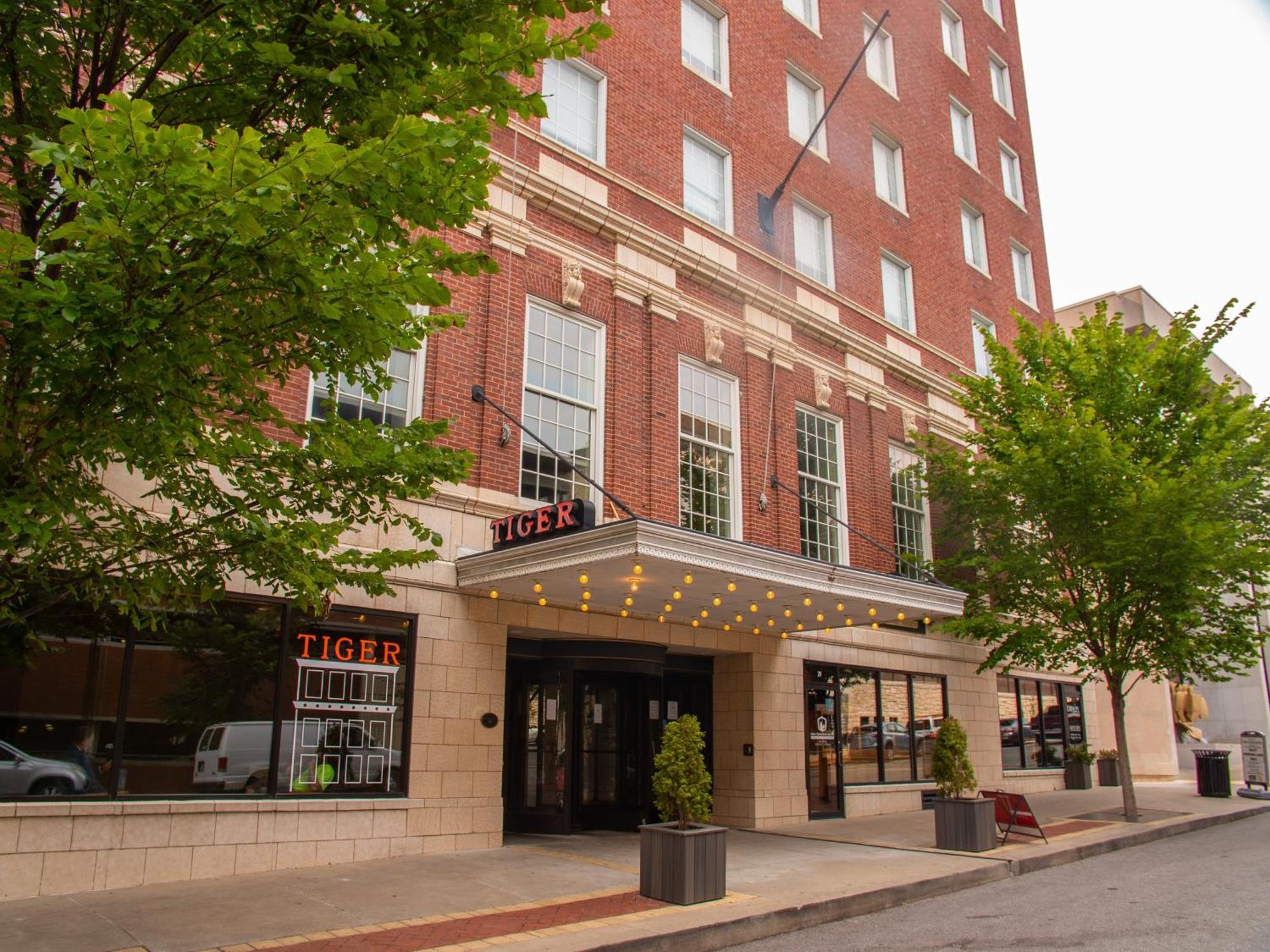 Voco The Tiger Hotel, Columbia, Mo By Ihg Exterior foto